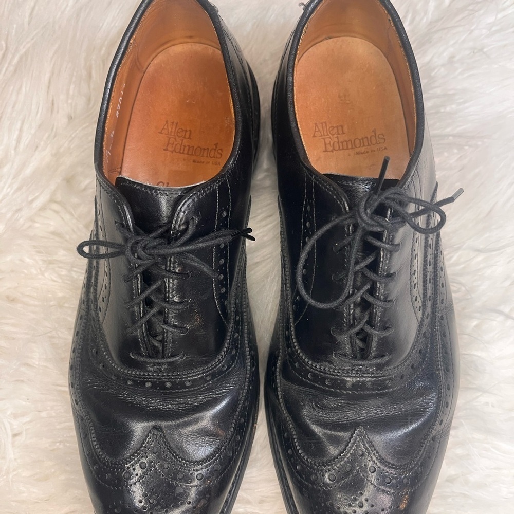 Allen Edmonds Black Leather Wingtip Oxfords - Picture 1 of 5